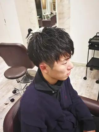 メンズ Aile所属・酸性ストレート／カラ ー/山下高明のヘアスタイル