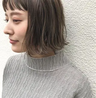 ショート レイヤー/小顔矯正 透明感カラー✨生真のヘアスタイル