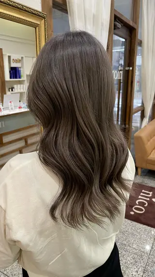 カラー sol yumeのヘアスタイル