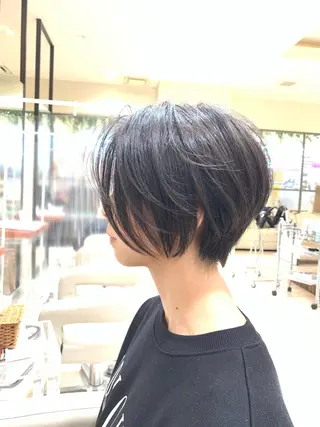 ショート MODEks eau 佐藤優志のヘアスタイル