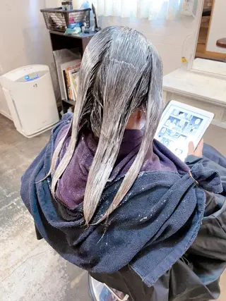 ミディアム カラー ネイル マツエク・マツパ アイブロウ Chic シックのヘアスタイル