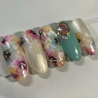 ネイル 奥園 良恵のネイルデザイン