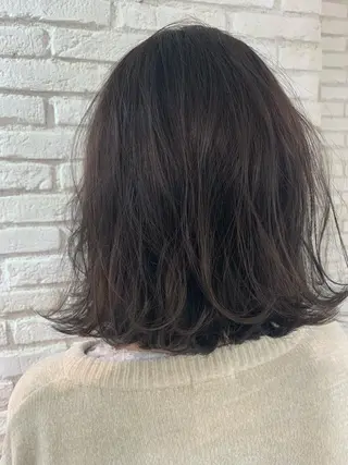 ミディアム カラー パーマ ネイル マツエク・マツパ レイヤー＆カラー 人気美容師倉崎涼のヘアスタイル