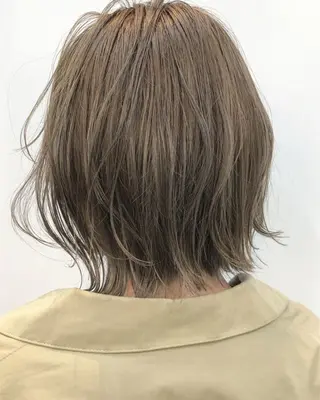 カラー ニシオカ タクヤのヘアスタイル