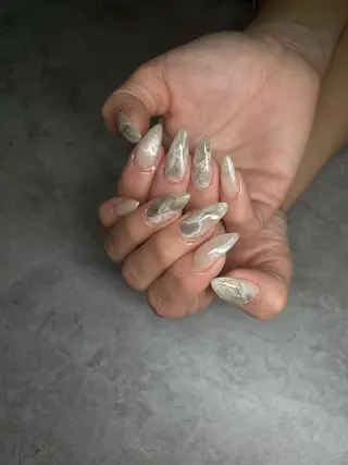 ミディアム Statice所属・YUNA FUKUDAのネイルデザイン