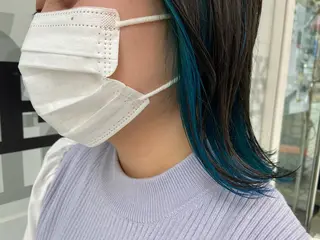 ミディアム カラー Amour なぐらのヘアスタイル