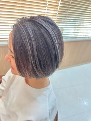 ショート カラー 大八木 美咲のヘアスタイル