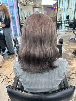 セミロング カラー HIKARI🐈‍⬛ ハイトーン×デザインのヘアスタイル