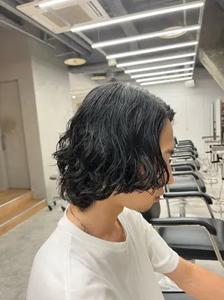 ミディアム パーマ メンズ 波巻きスパイラル🌀 新潟/万代/山下優のヘアスタイル