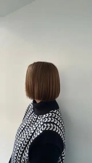 ショート カラー 松井 詩織のヘアスタイル