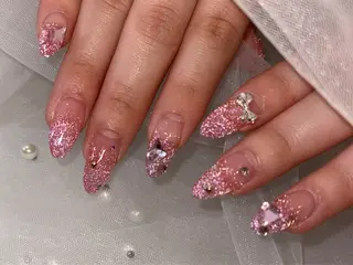 ミディアム 🎀韓国ネイル/ キラキラネイル専門店のネイルデザイン