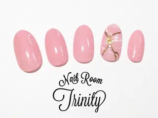 ネイル Trinity staffのネイルデザイン