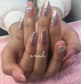 ネイル e.nail所属・和賀井 恵理のネイルデザイン
