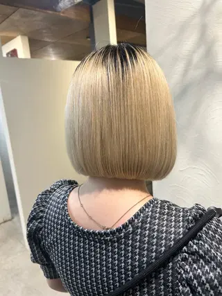 ミディアム 服部 和香のヘアスタイル