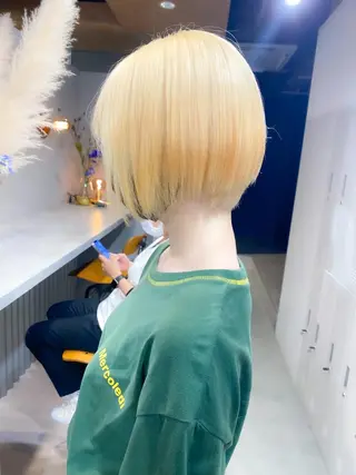 ショート カラー 💖ハイライト/ハイ トーン💖MIKIのヘアスタイル