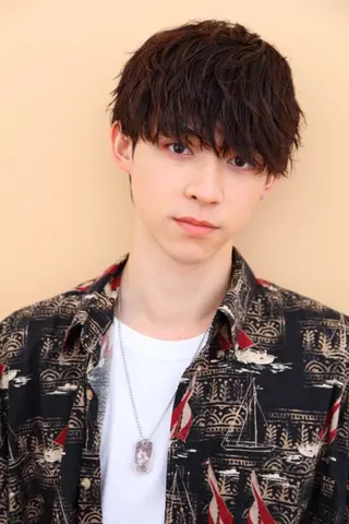 メンズ カラー メンズ ヘアメイク  ハイトーン キャロのヘアスタイル