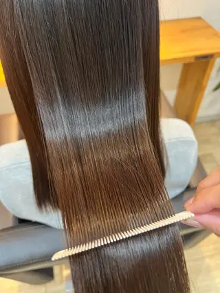 ミディアム 山下 美耶のヘアスタイル