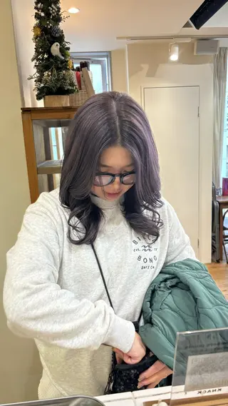 セミロング カラー Rinon所属・沖 真琴のヘアスタイル