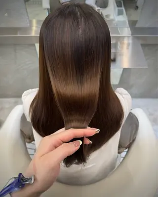 ミディアム INORI /フェイスレイヤーのヘアスタイル