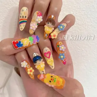 ネイル BLUEM なな🐶のネイルデザイン