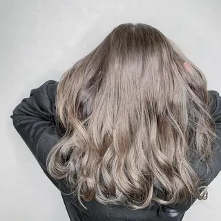 ロング カラー パーマ ヘアアレンジ 新宿駅近♡友達とOK 🦋W -ワット -のヘアスタイル