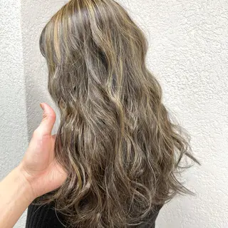 ロング カラー 🔥ブリーチカラー 槙川のヘアスタイル