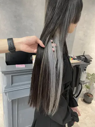 ロング カラー オフホワイトアンドなんば所属・福西 洋斗のヘアスタイル