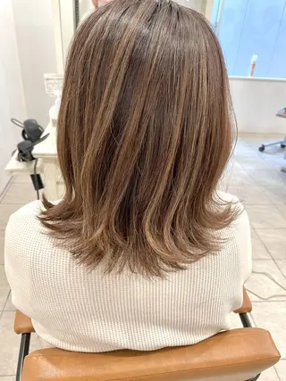 カラー ○HITOMI ○のヘアスタイル