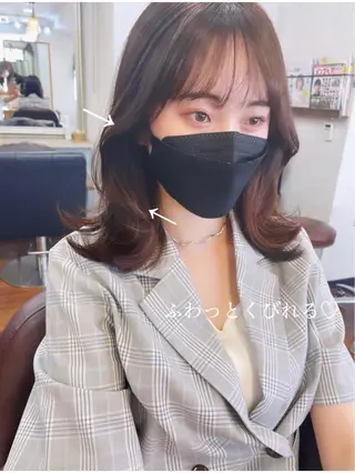 ミディアム レイヤーカット、 大人可愛い　中村美羅のヘアスタイル