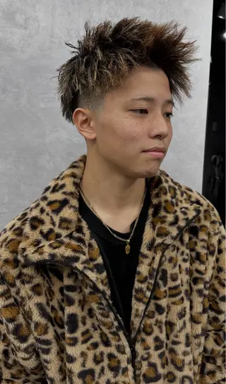 ショート カラー パーマ 石川 琉星のヘアスタイル