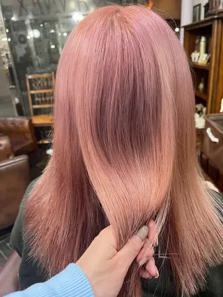 セミロング カラー モモカ/ハイトーン /バレイヤージュのヘアスタイル