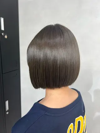 ミディアム カラー 小森聖奈 韓国風レイヤーカットのヘアスタイル