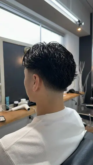 メンズ 律喜/パーマ /メンズ/フェードのヘアスタイル