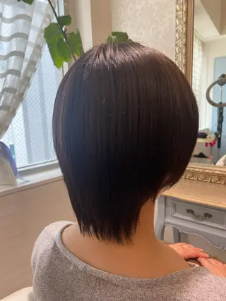 ショート カラー うたな .のヘアスタイル