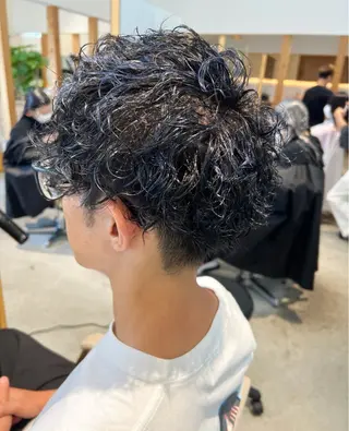 ショート パーマ メンズ 服部 雄輝のヘアスタイル