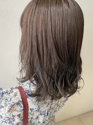 ミディアム カラー 沢田 瞳のヘアスタイル