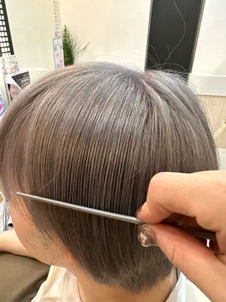 カラー 内田温子大人女性 ハイライト、ボブのヘアスタイル