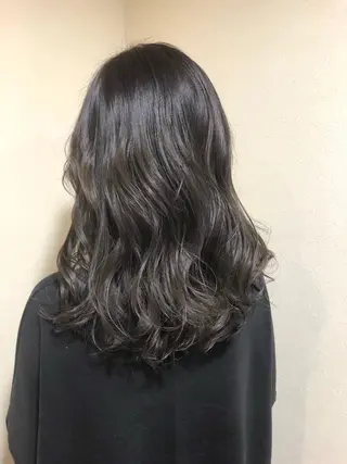 カラー 工藤 綾華のヘアスタイル