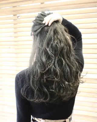 ロング aube ebis所属・恵比寿 内川 賀生のヘアスタイル