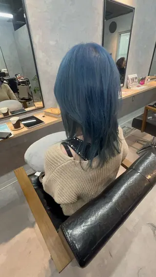 セミロング motoトップカラー リスト/ブリーチカラのヘアスタイル