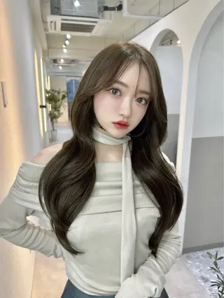 ロング カラー 韓国レイヤー透明感 カラーヨウスケのヘアスタイル