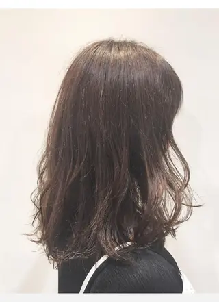 ミディアム カラー 透明感・艶カラー/ 坂田友梨奈のヘアスタイル