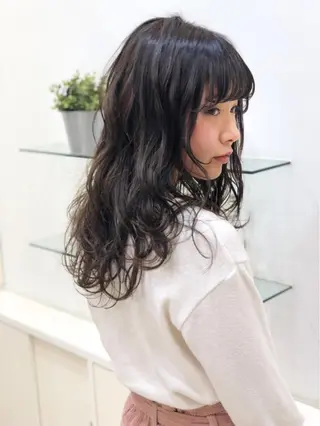 セミロング カラー ディレクター ノナカのヘアスタイル