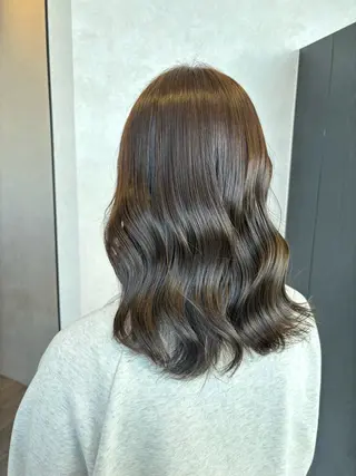 ミディアム カラー 石坂 瀬音のヘアスタイル