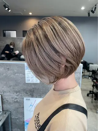 カラー GLITTER市村 志結のヘアスタイル