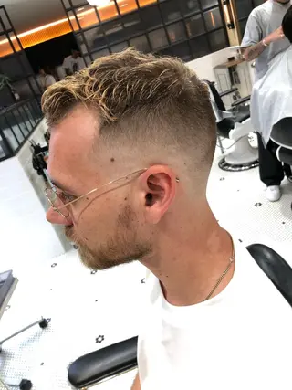 ショート カラー メンズ THE AWESUM所属・メンズスタイル強化中 TONNY（トニー）のヘアスタイル