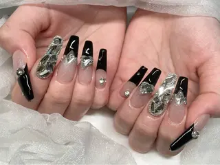 ネイル Roi〈ロワ〉 Minakoのネイルデザイン