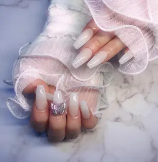 ネイル ちゅるんネイル🪄 耳ツボジュエリー🔗のネイルデザイン