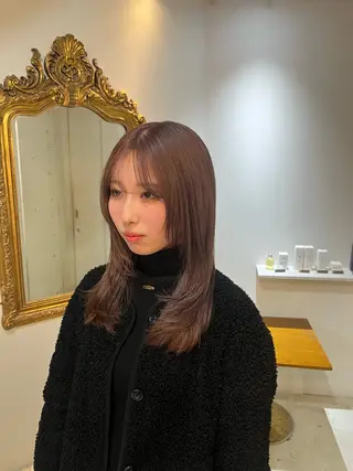 ミディアム 🩶ハイトーン🖤 URARAのヘアスタイル