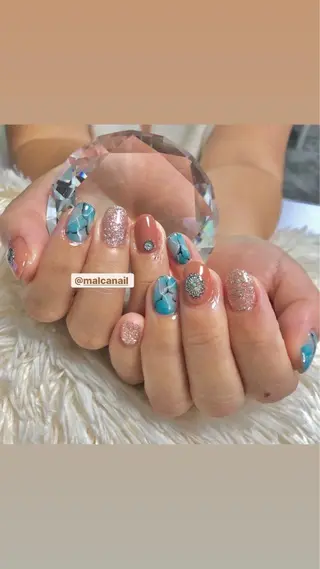 セミロング ヘアアレンジ マツエク・マツパ MALCAnail(マルカネイル)所属・荒木 莉奈のネイルデザイン